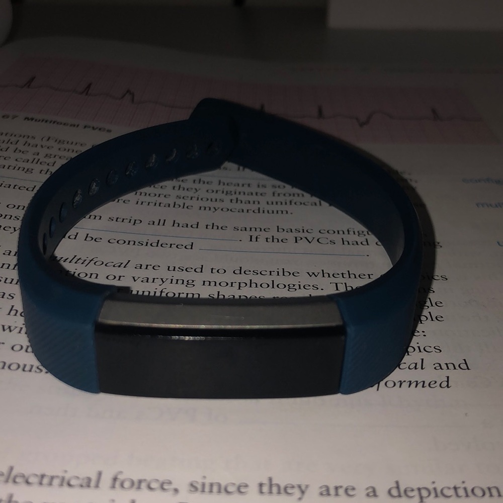 Fitbit Alta (used) - Picture 6 of 7